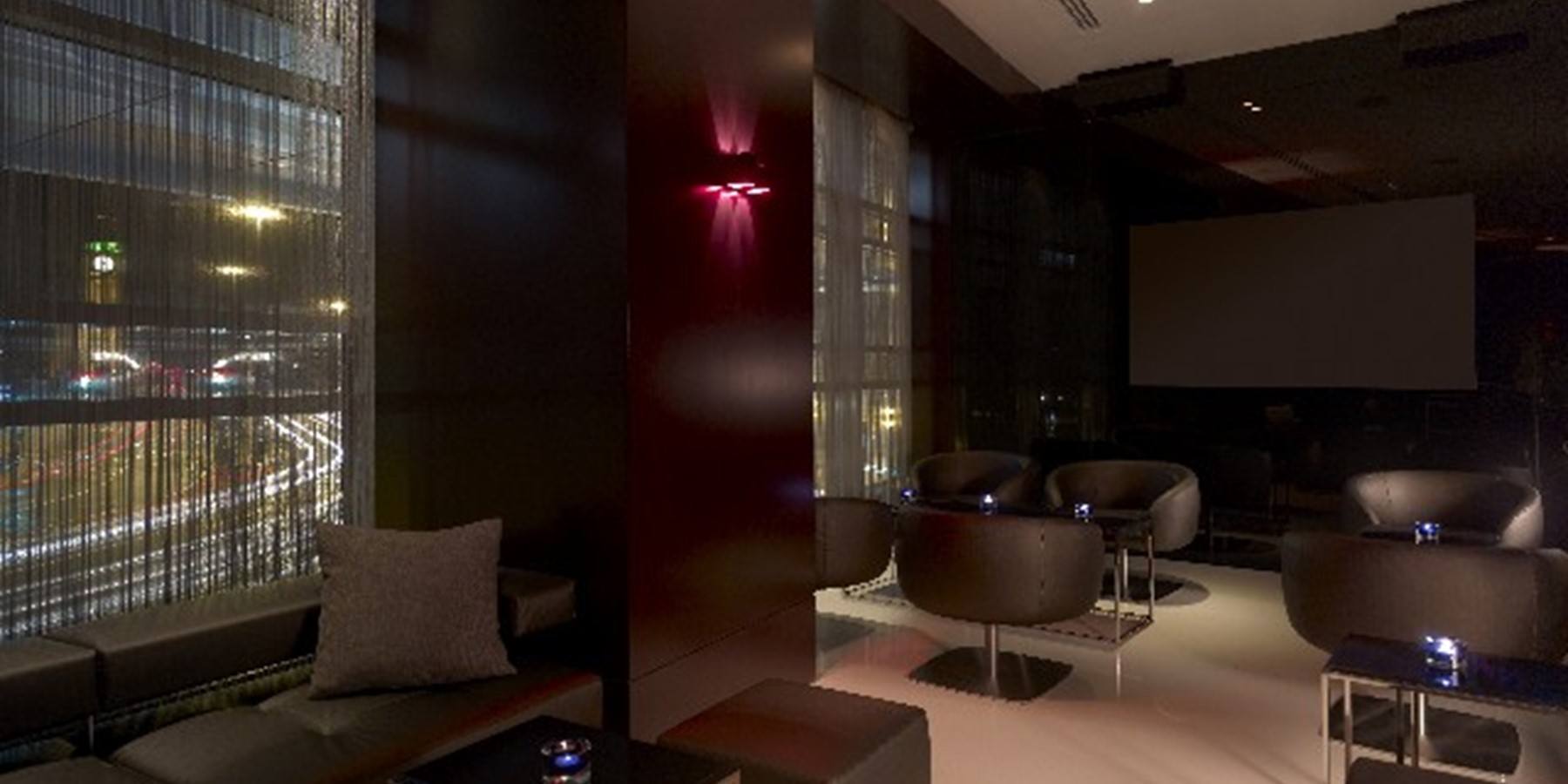 park plaza guest lounge