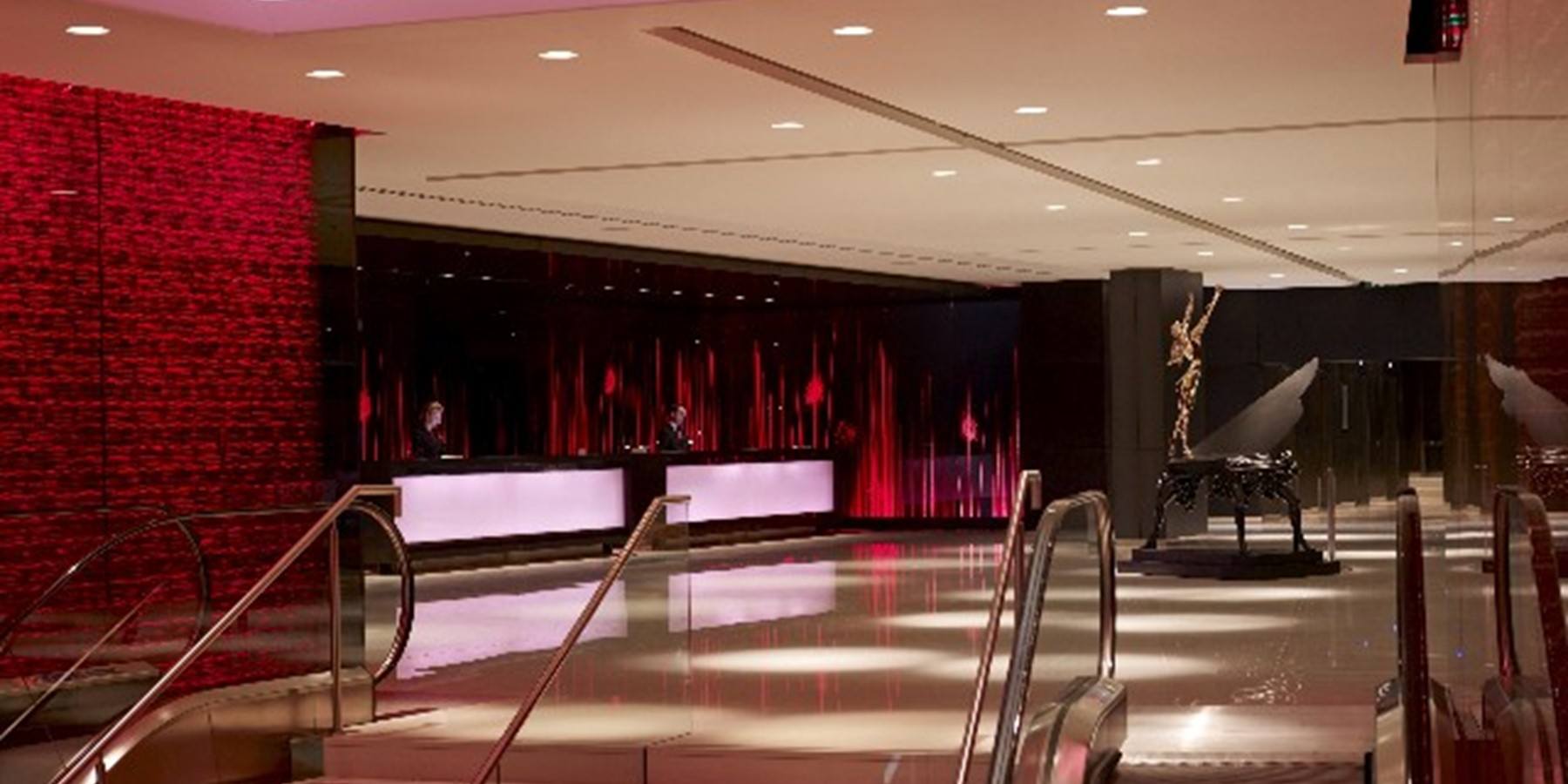 park plaza indoor swimming pool