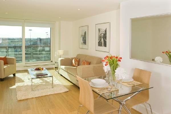 St George's Wharf Living room