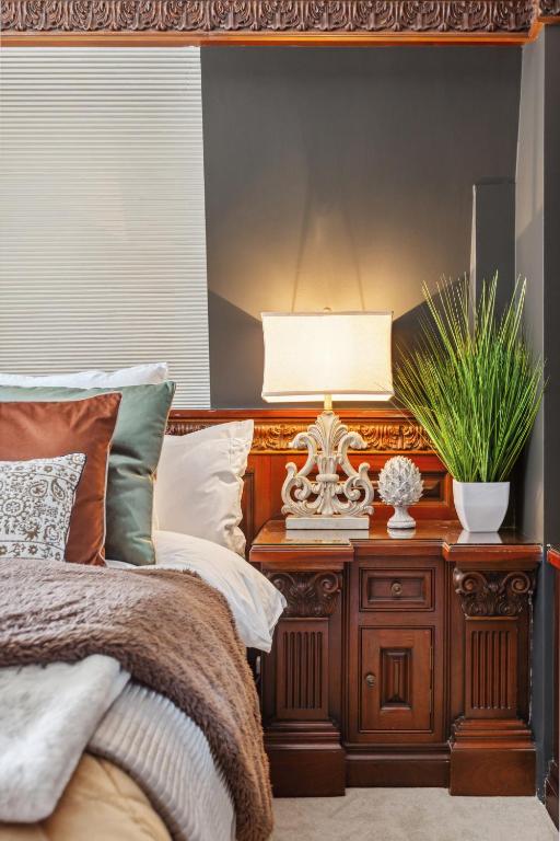 Mayfair House Apartments luxury bedroom