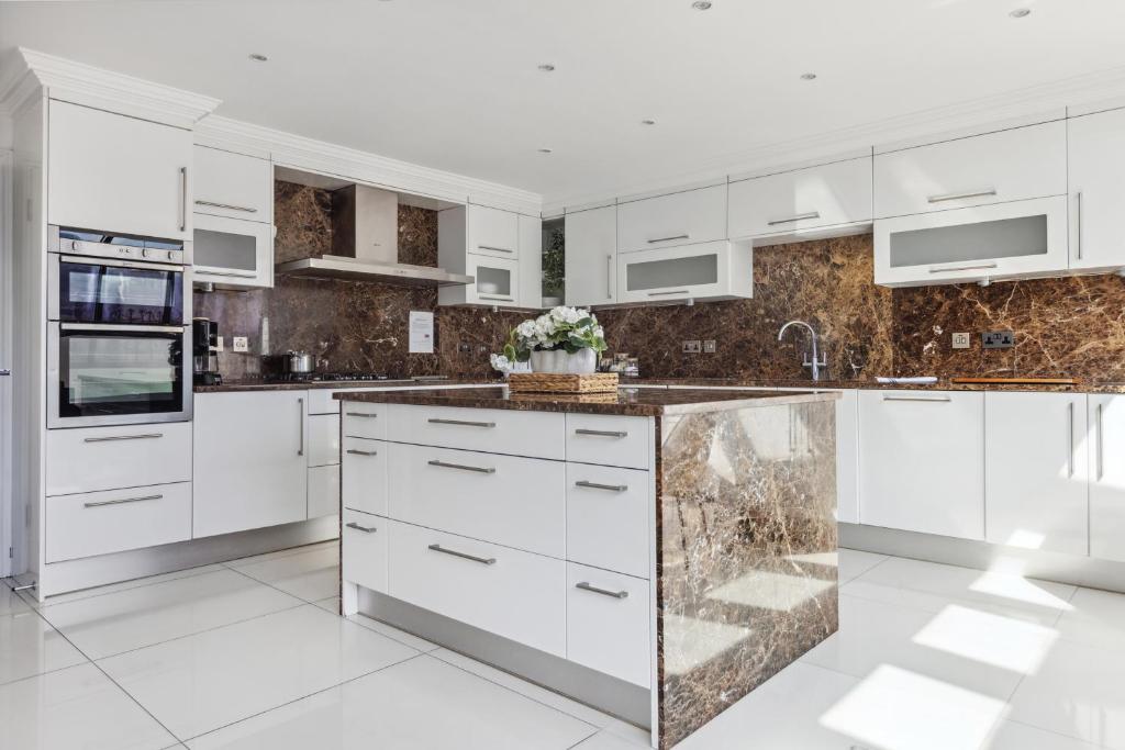 Mayfair House Apartments