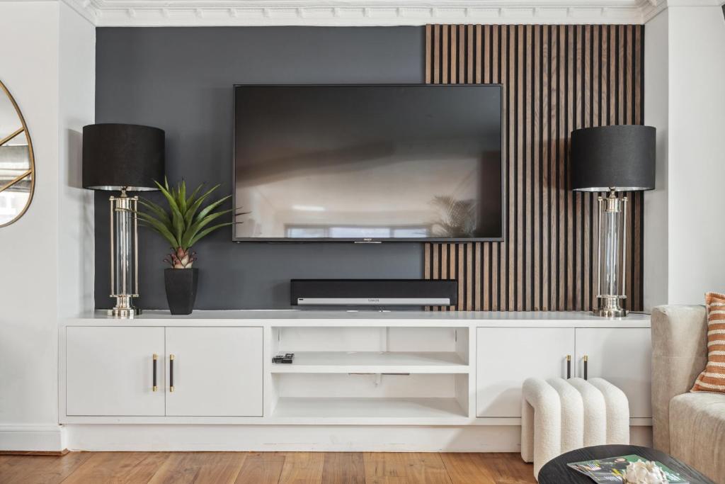 Mayfair House Apartments