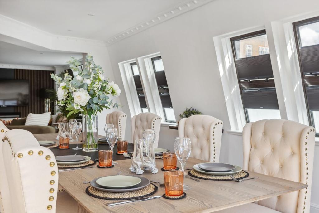 Mayfair House Apartments