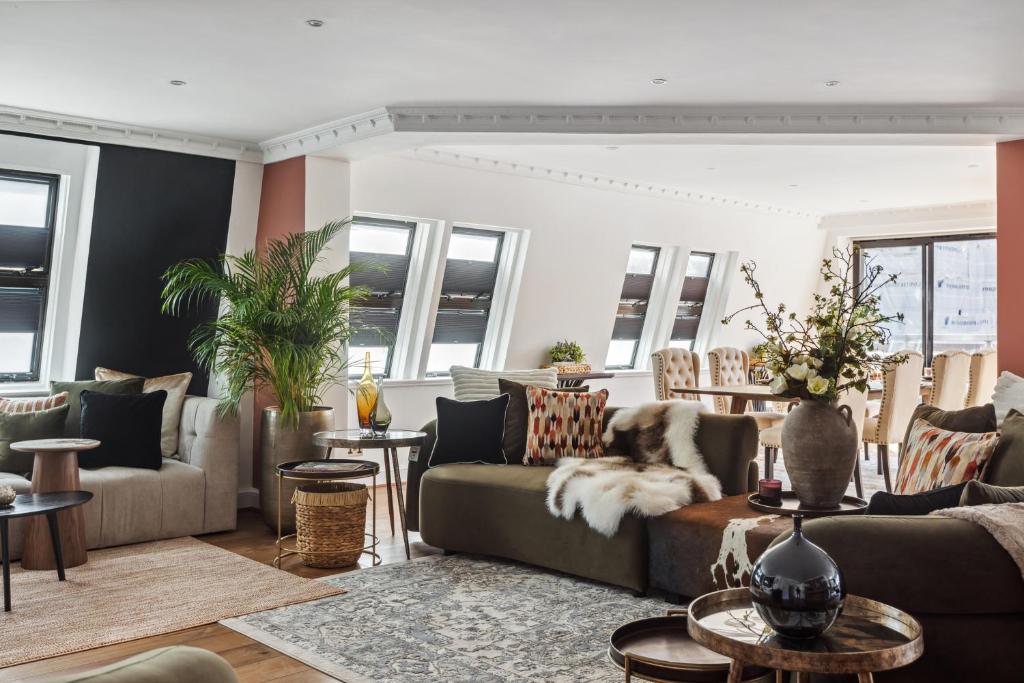 Mayfair House Apartments