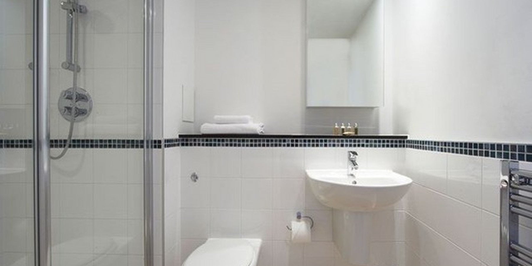 white Stratford bathroom