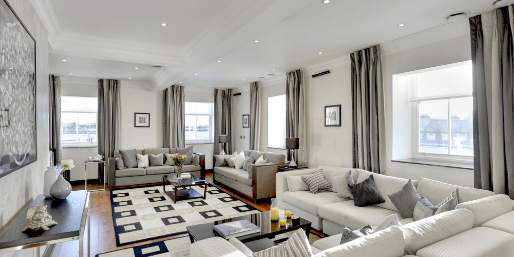 130 Queen's gate spacious living room