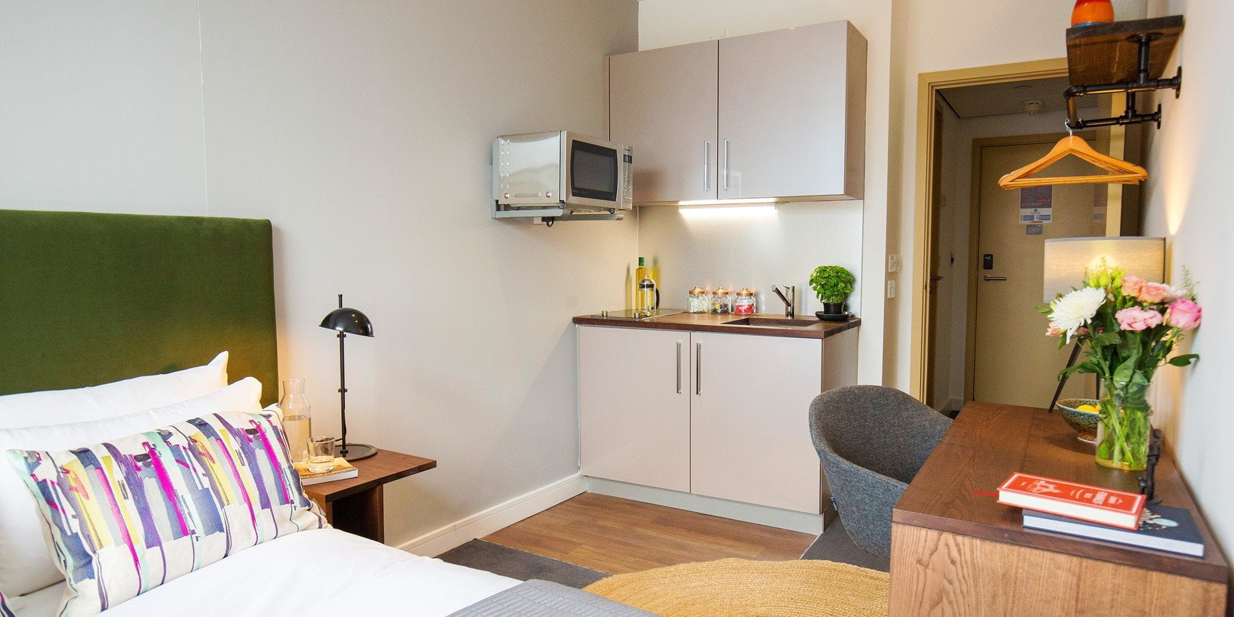 sussex gardens crash pad