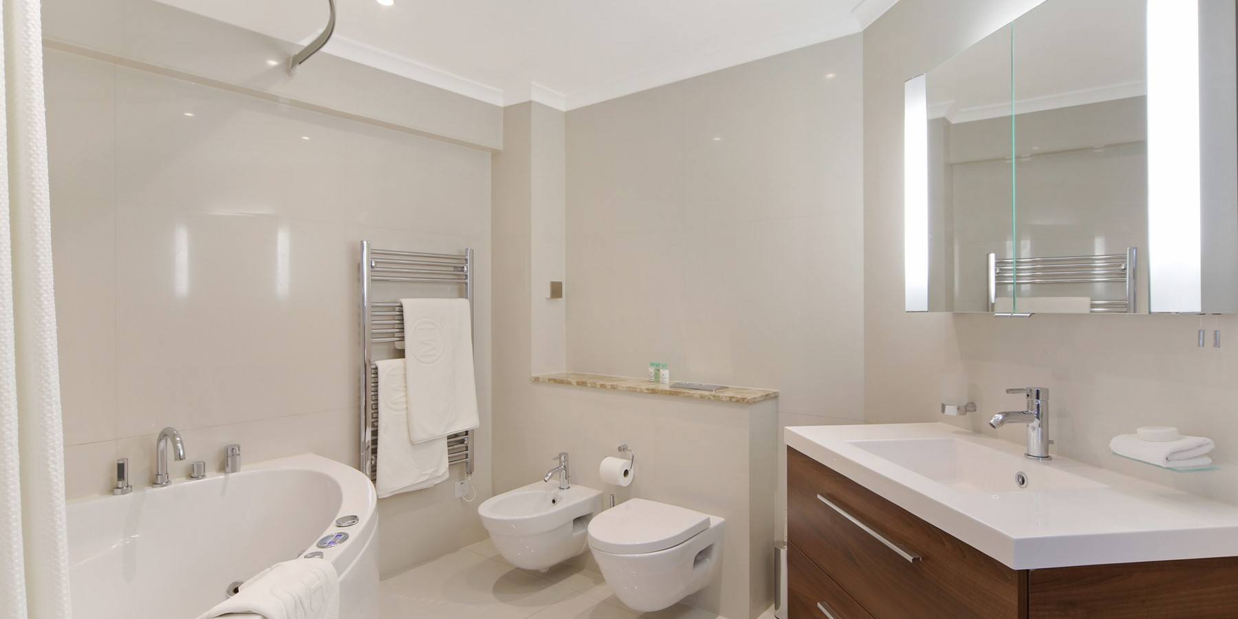 mayfair house bathroom
