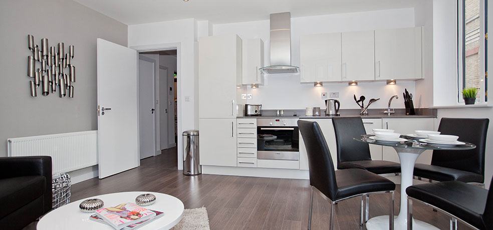 one white's row kitchen diner