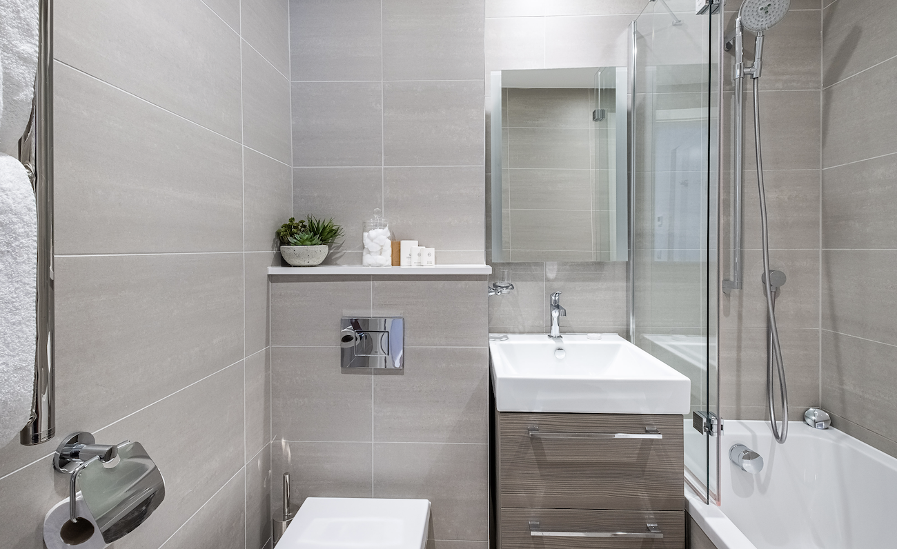 LAK Ashburn Gardens Luxury Apartments bathroom