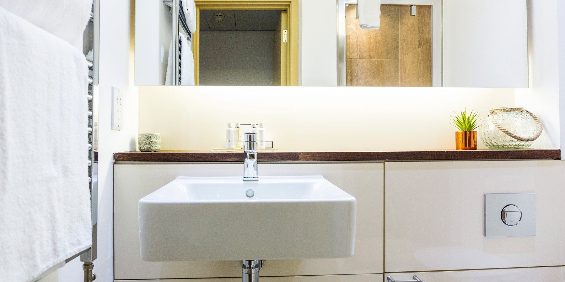 native hyde park bathroom