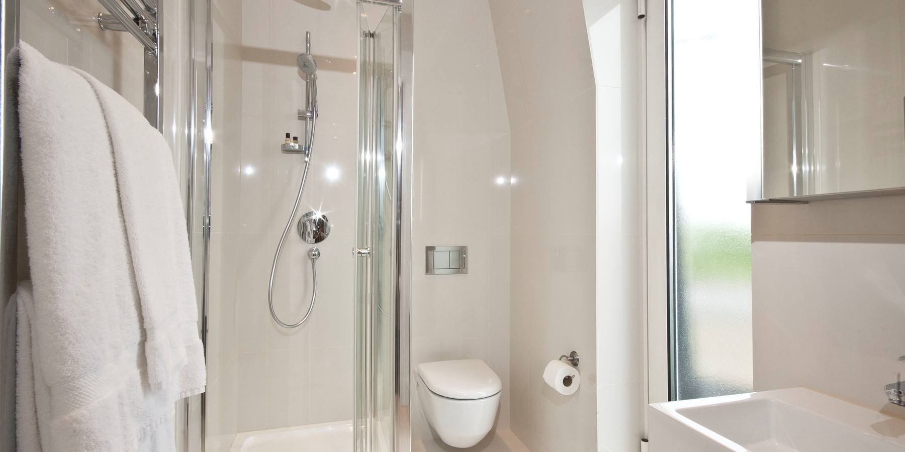 fountain house bathroom