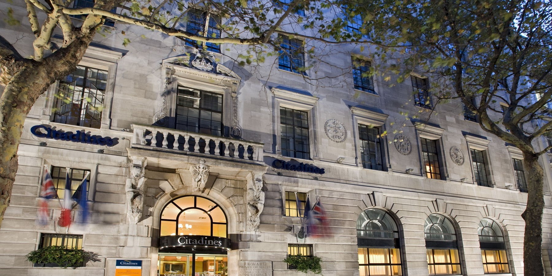 citadines trafalgar square facade