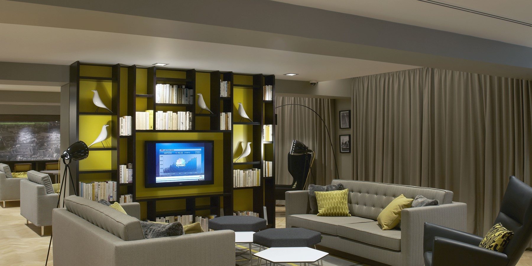 citadines trafalgar square foyer