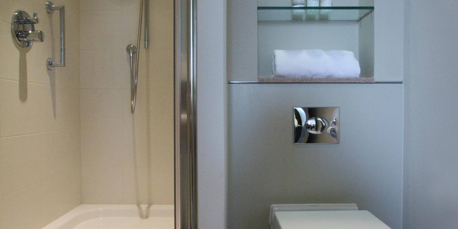 staybridge suites Stratford bathroom