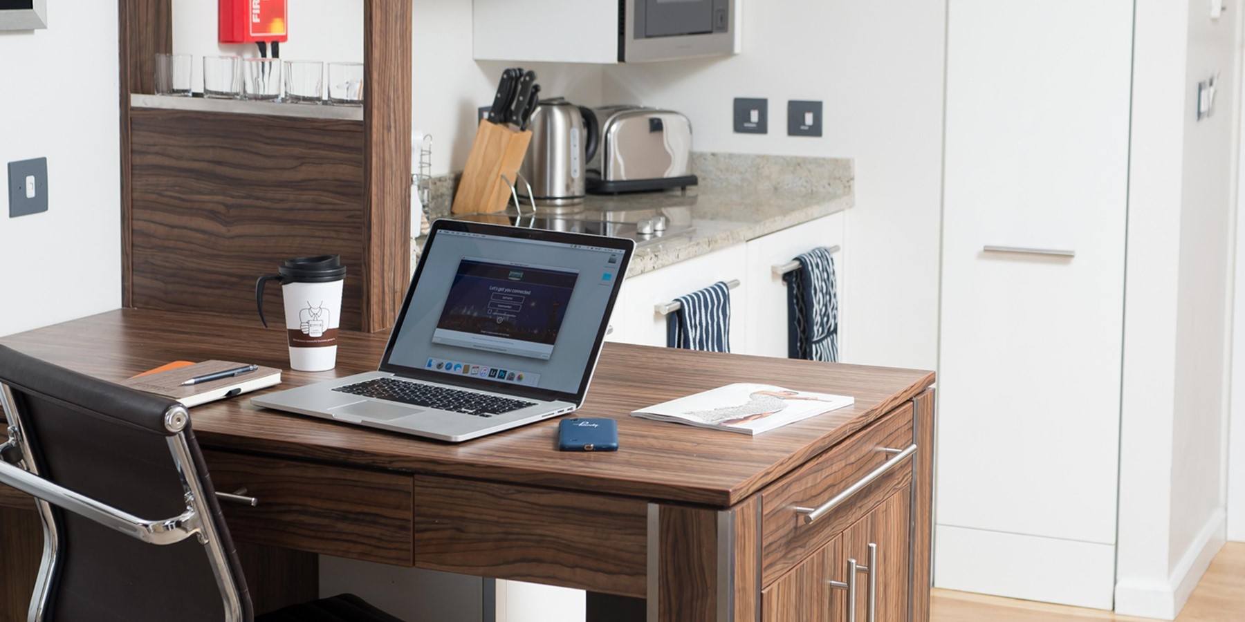 staybridge suites apartment desk