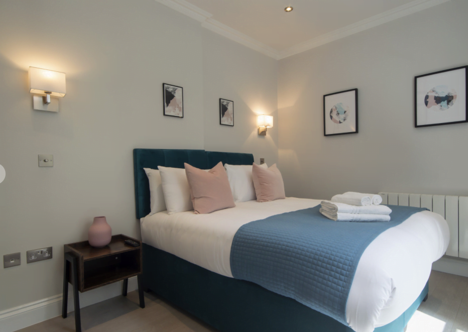 Cheniston Gardens bedroom