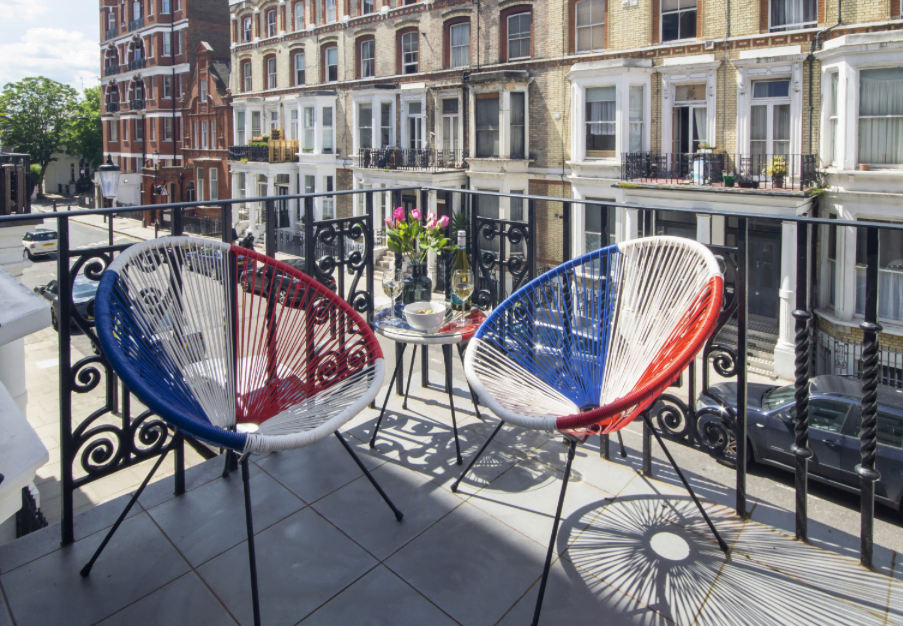 Cheniston Gardens balcony
