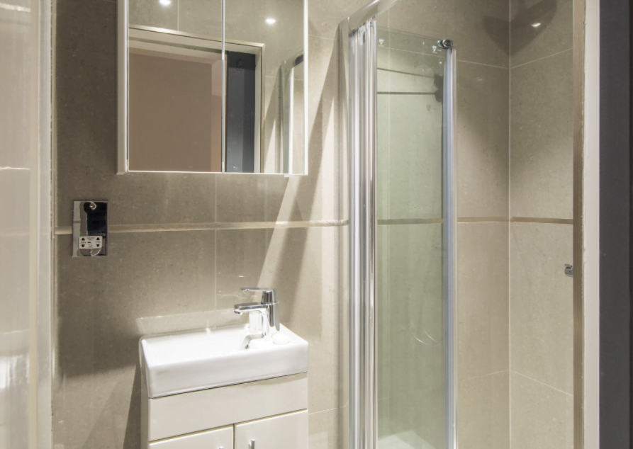 Cheniston Gardens bathroom