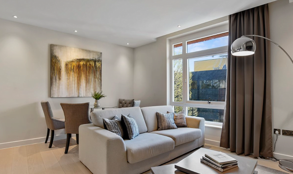 Vauxhall Bridge Road by Q Apartments