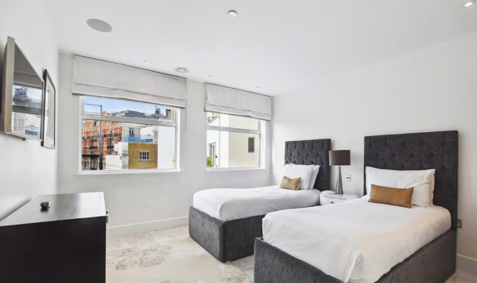 Buckingham Palace Residences by Q Apartments Twin Bedroom