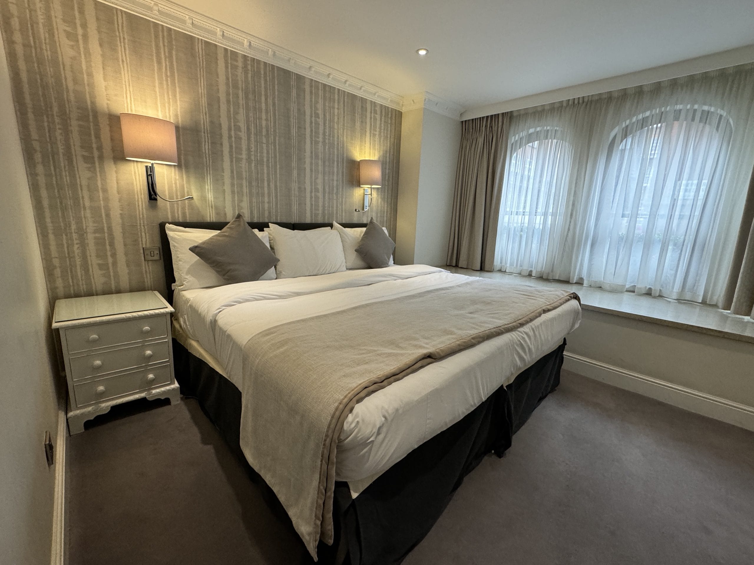 Mayfair House Apartments Luxury Bedroom
