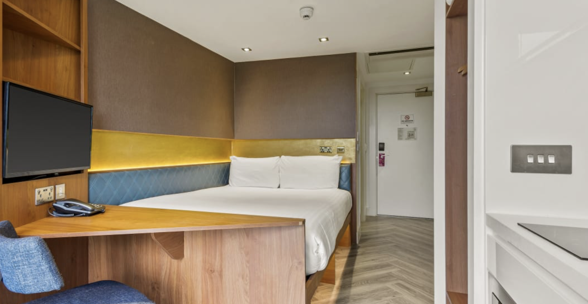 Roomzzz London Stratford