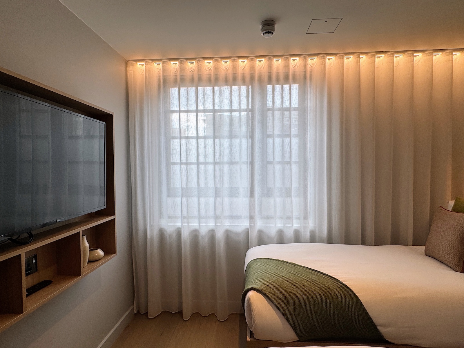 Wilde Liverpool Street curtaining