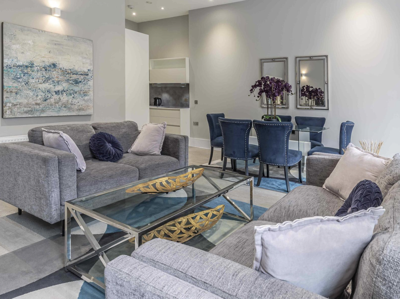 Green Street by Aeria Apartments comfy lounge