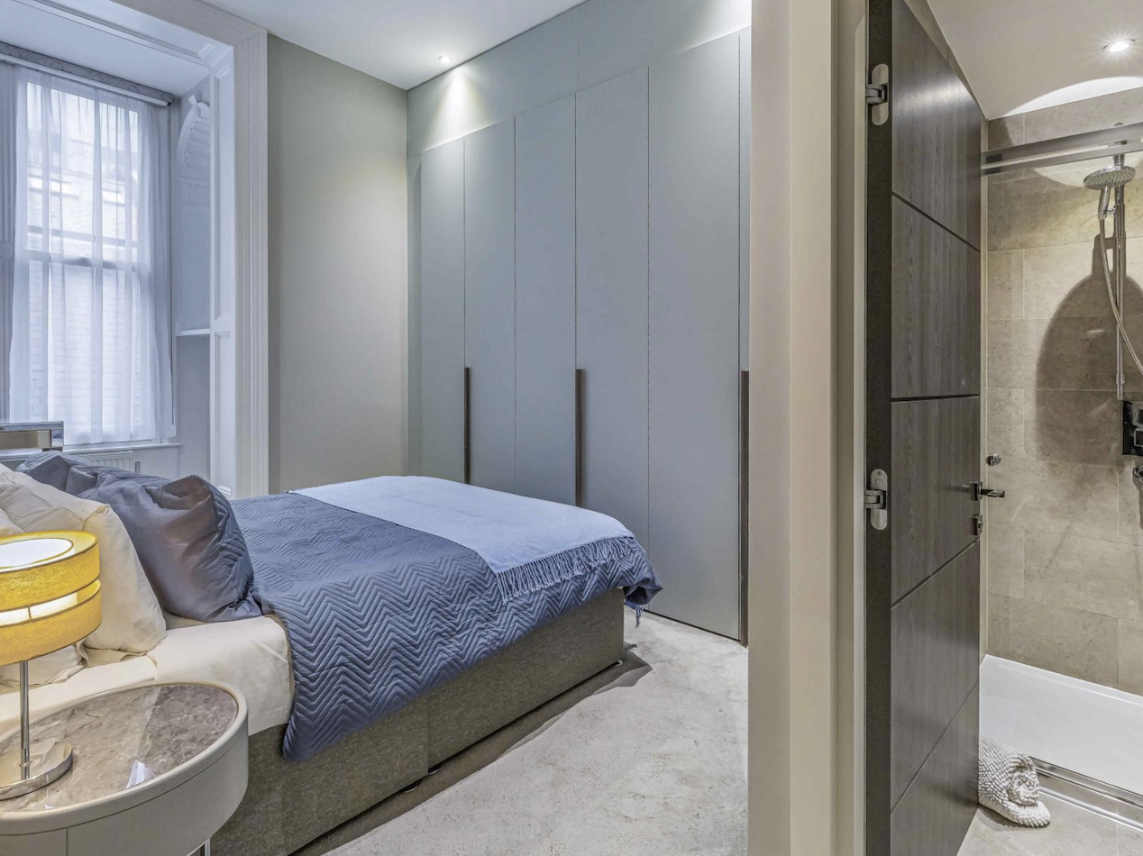 Green Street by Aeria Apartments bedroom ensuite