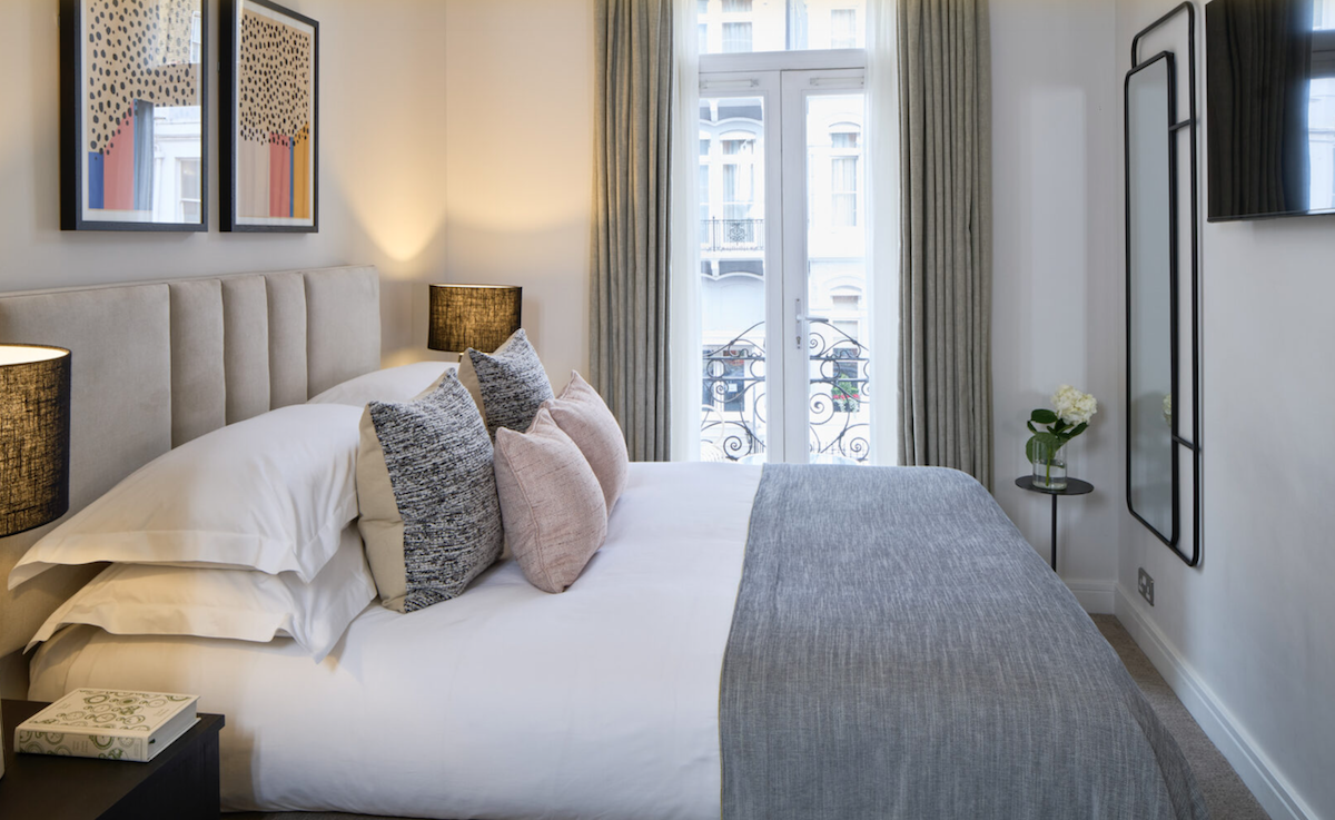 Cheval Harrington Court bedroom